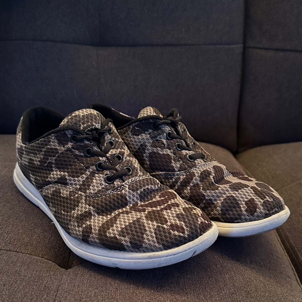 Strike Mvmnt Chill Pill Athletic Shoes (M 6.5 // W 8)